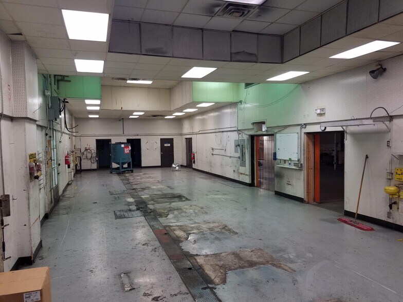 More Photos Of 2208 Trott Ave SW, Willmar Flex For Sale