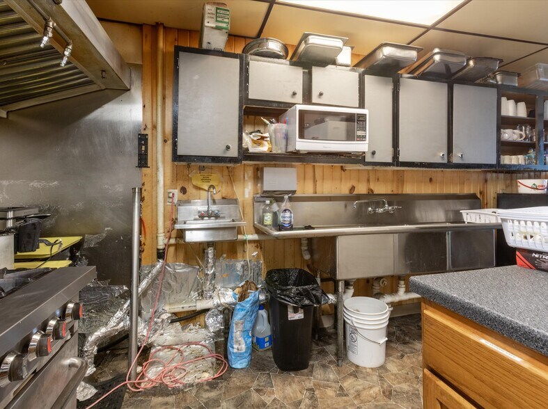 More Photos Of 107 N Main St, Elmwood Storefront Retail Residential For Sale