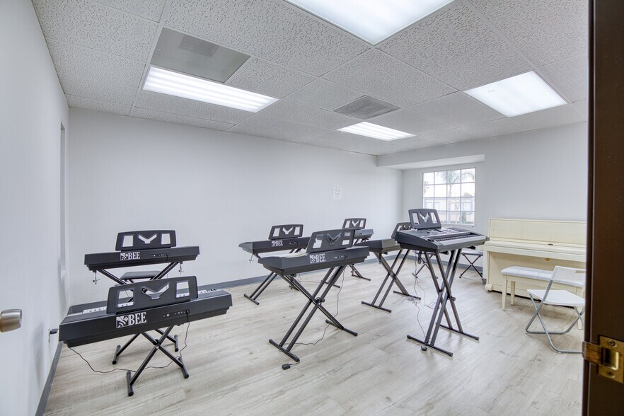 More Photos Of 8311 Westminster Blvd, Westminster Medical For Sale