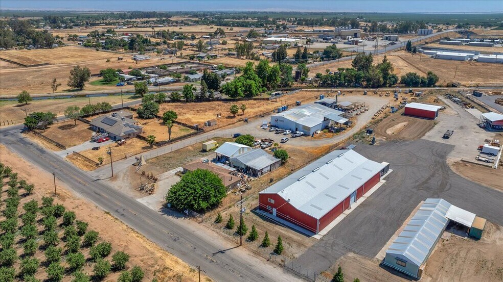 More Photos Of 15447 Avenue 28 1/2 Ave, Madera Freestanding For Sale