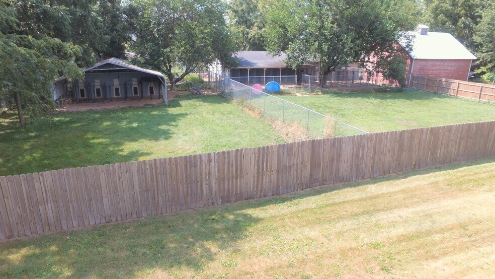 More Photos Of 2013 Beecher Rd, Plano Freestanding For Sale