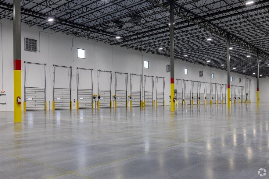 More Photos Of 1305 Furnace Rd, Linthicum Heights Distribution For Lease