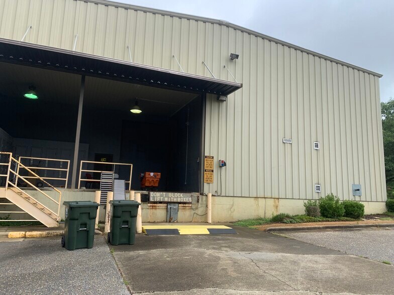 More Photos Of 207 Dunson St, Andalusia Light Distribution For Sale