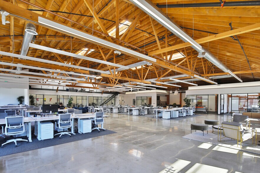More Photos Of 8461-8463 Higuera St, Culver City Office For Lease