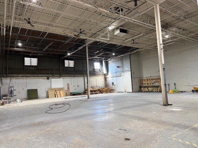 More Photos Of 2 Volvo Dr, Rockleigh Light Manufacturing For Lease