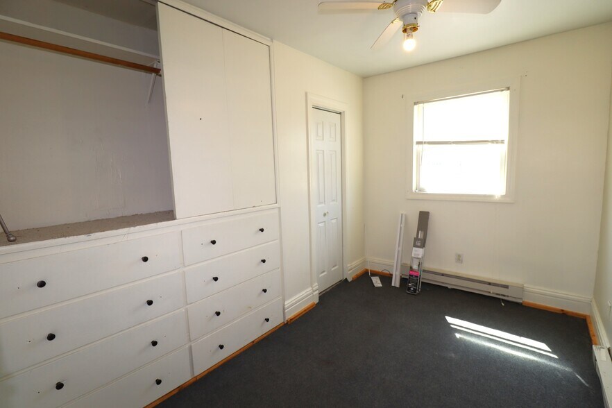 More Photos Of 22195 Highway 63, Grand View Storefront Retail Residential For Sale
