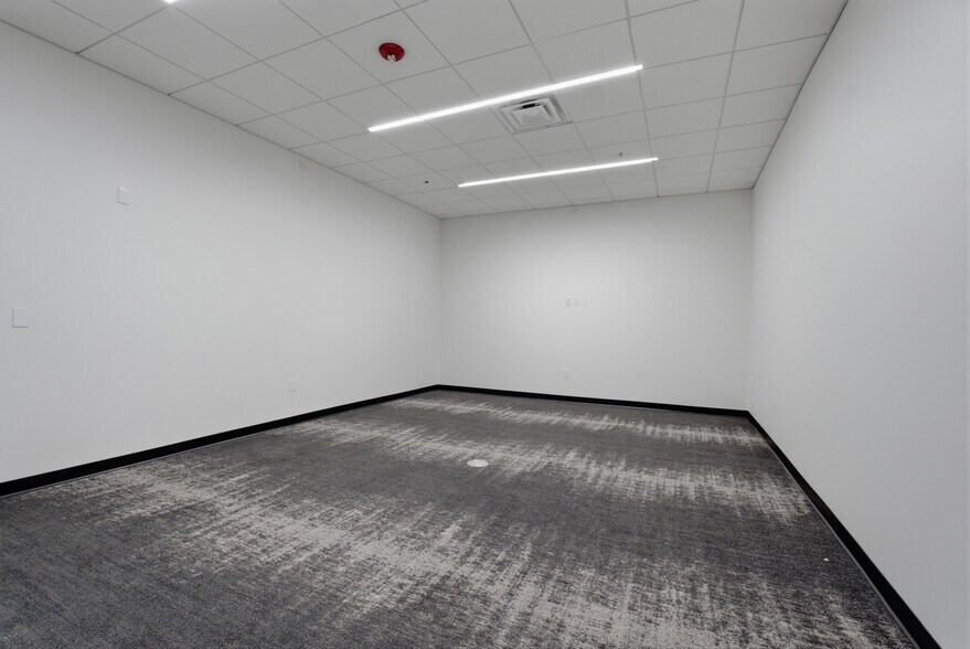More Photos Of 6100 Robertson Ave, Nashville Storefront For Lease