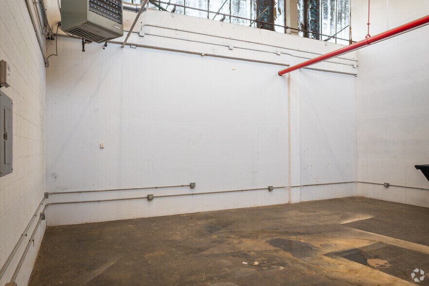 More Photos Of 3850 W Cortland St, Chicago Manufacturing For Sale