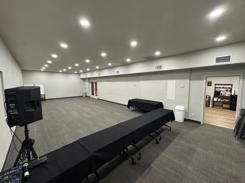 More Photos Of 4411 N 19th Ave, Phoenix Office For Sale