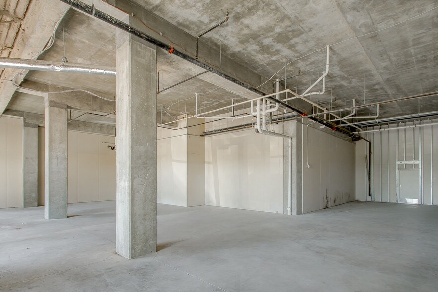 More Photos Of 4001 Nicholson Dr, Baton Rouge Hotel For Lease