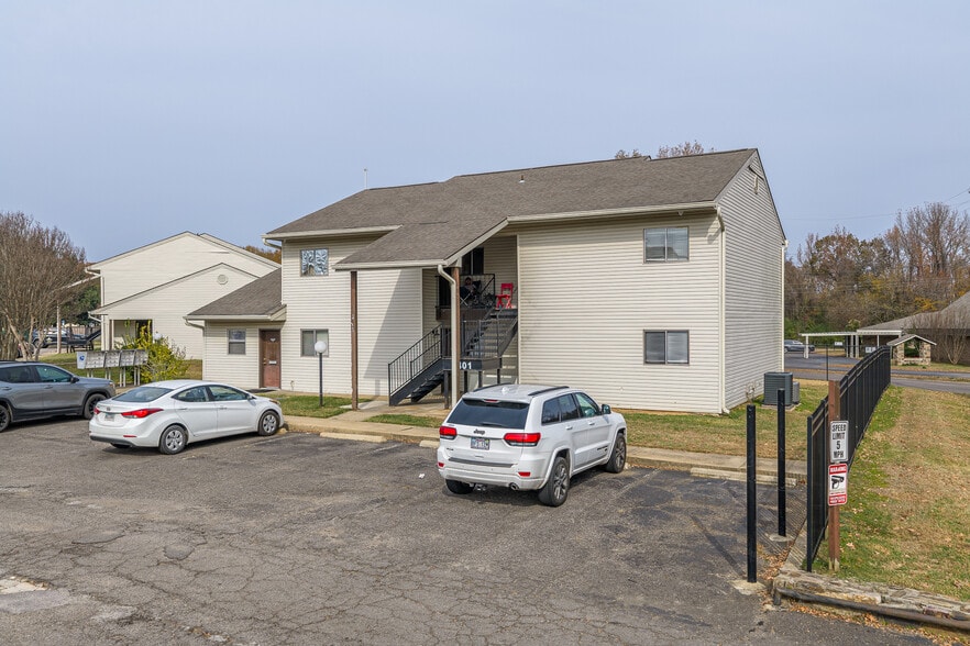 More Photos Of 401 N Cumberland Ave, Russellville Apartments For Sale