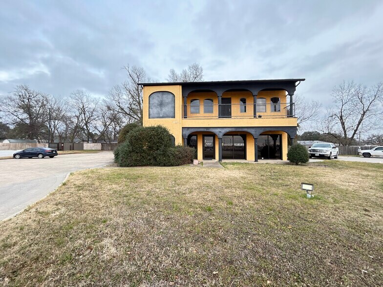 More Photos Of 1610 Posey Ln, Sulphur Springs Office For Sale