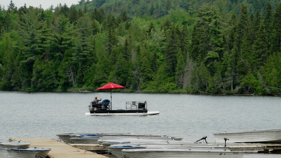 More Photos Of 1020 Ch Du Lac-Croche, Saint-come Sports And Entertainment For Sale