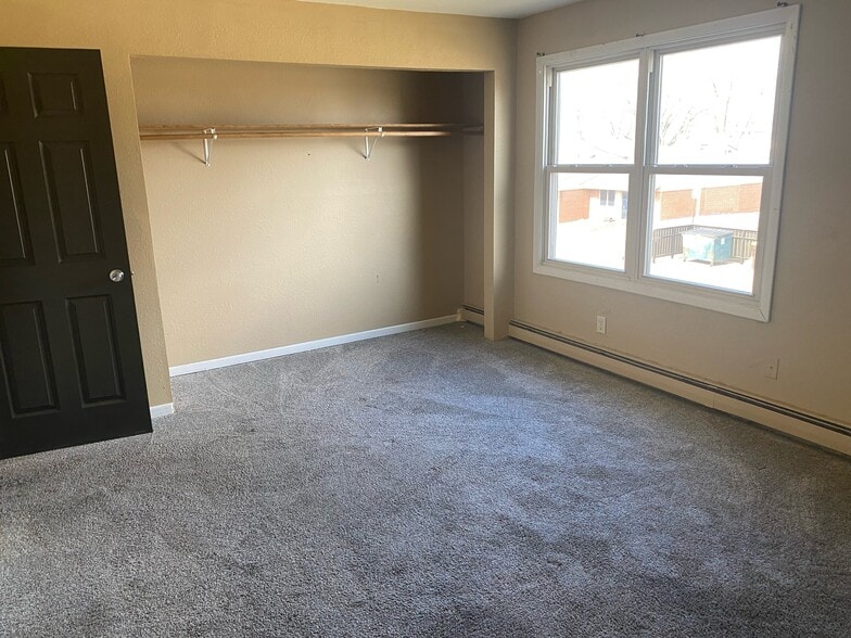 More Photos Of 600 Burton Ln, Fairmont Apartments For Sale