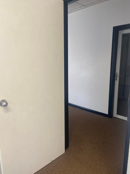 More Photos Of 1047 E Highway 121, Lewisville Self Storage For Lease