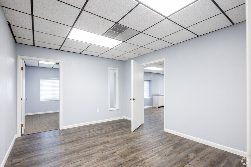 More Photos Of 1802 S Fiske Blvd, Rockledge Office For Lease