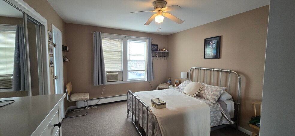 More Photos Of 639 Willis Ave, Williston Park Storefront For Sale