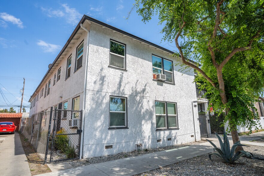 More Photos Of 1958 Pine Ave, Long Beach Apartments For Sale