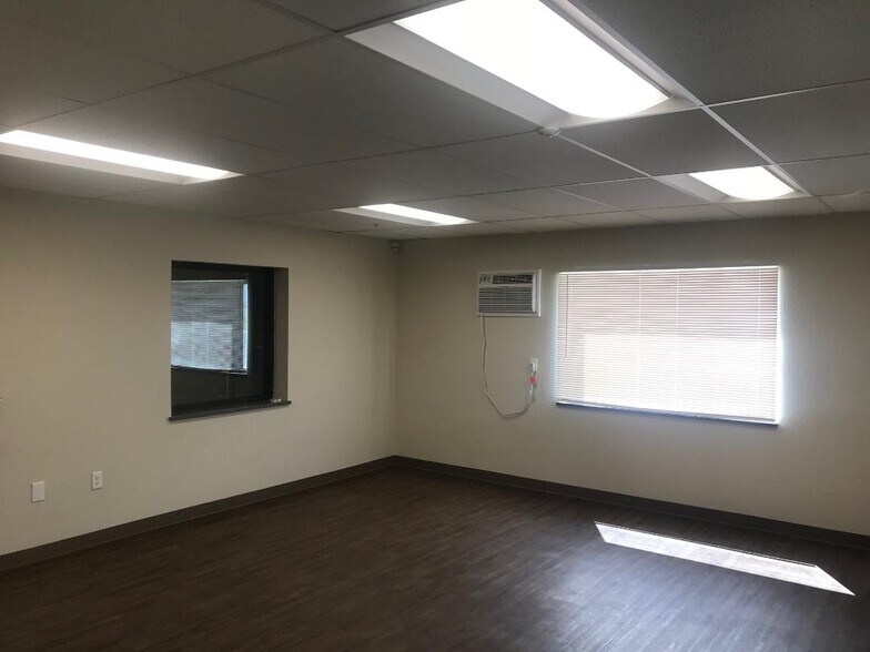 More Photos Of 1650 Olympic Dr, Turlock Warehouse For Lease
