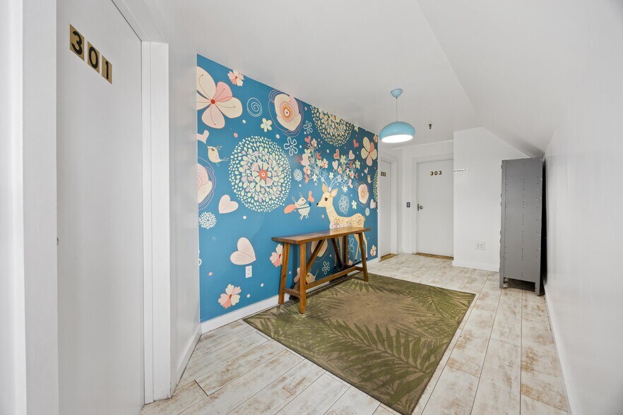More Photos Of 40-36 77th St, Flushing Hospitality For Sale