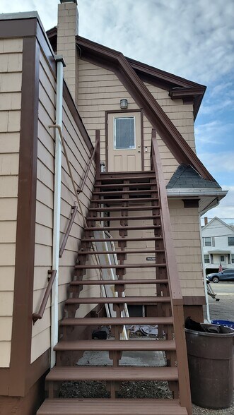 More Photos Of 1074 Washington St, Attleboro Storefront Retail Residential For Sale
