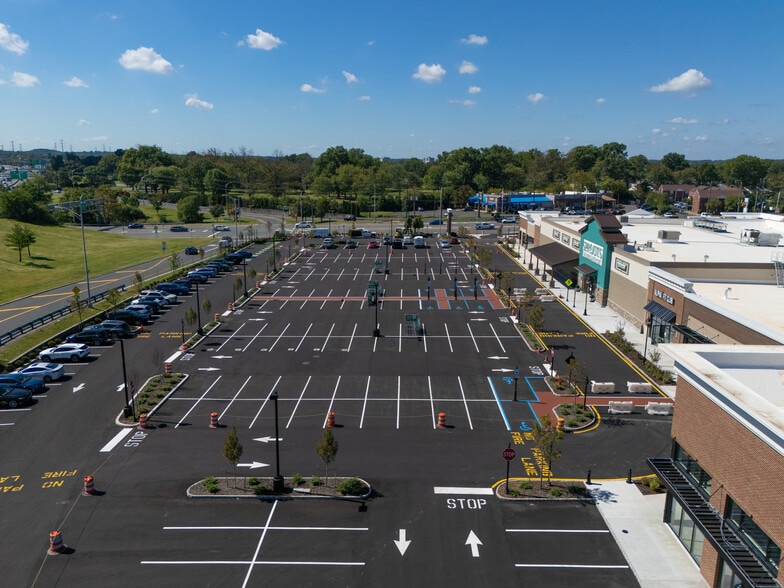 More Photos Of 1000 Saint Georges Ave, Avenel Bank For Lease