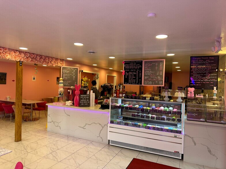 More Photos Of 3341-3343 SE Hawthorne Blvd, Portland Freestanding For Lease