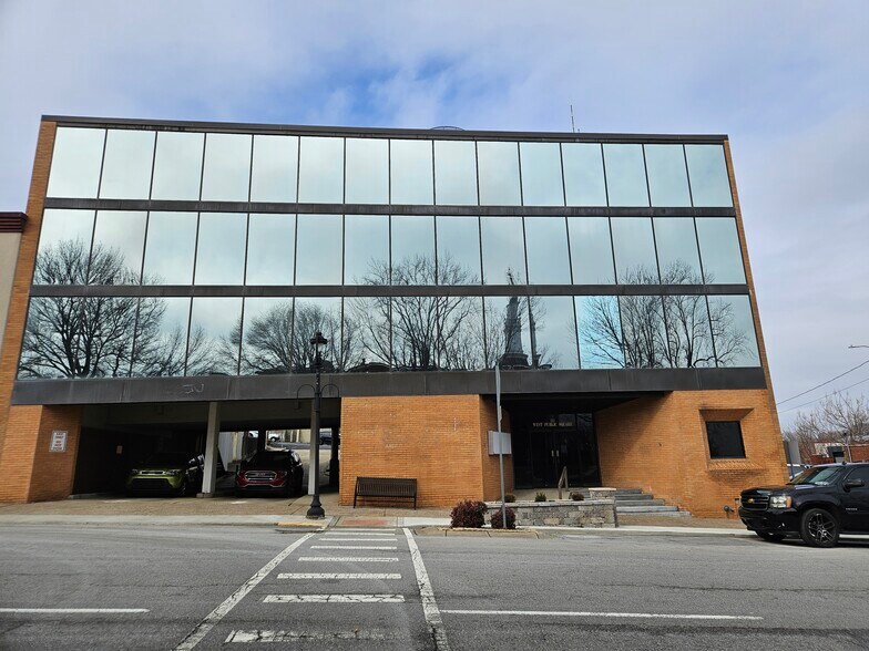 More Photos Of 113 W Public Sq, Glasgow Office For Sale