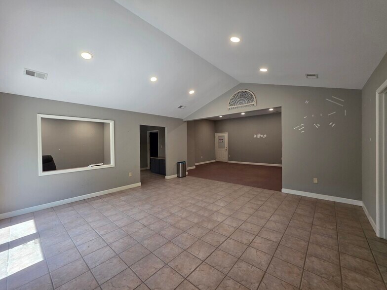More Photos Of 5851 Lowcountry Dr, Ridgeland Warehouse For Lease