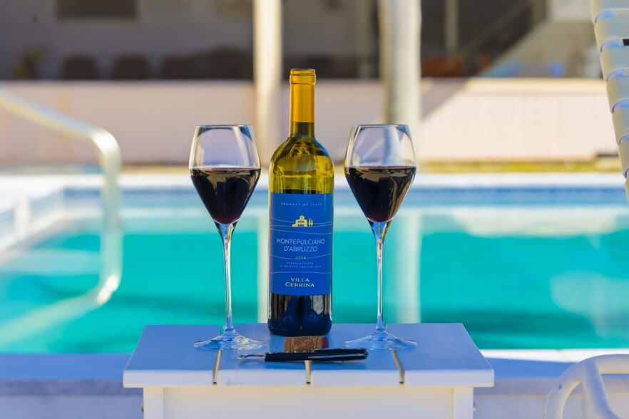 More Photos Of 9022 Midnight Pass Rd, Sarasota Apartments For Sale