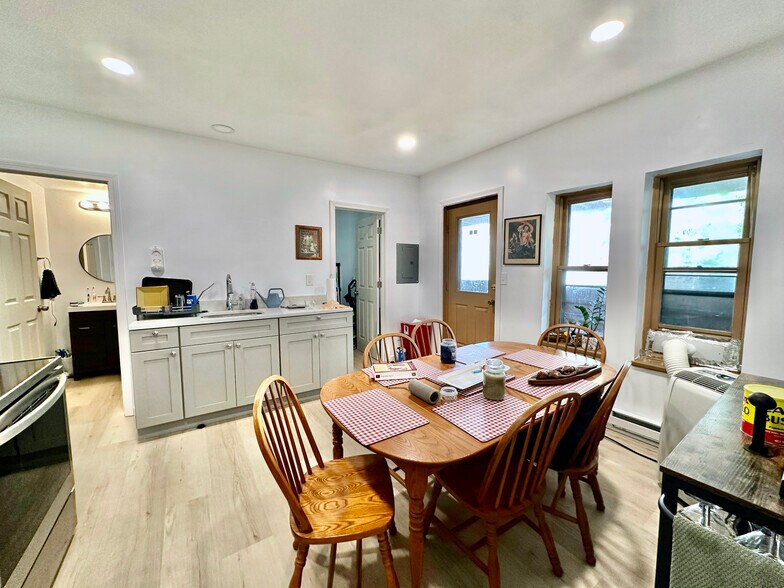 More Photos Of 18 Orchard St, Northampton Apartments For Sale