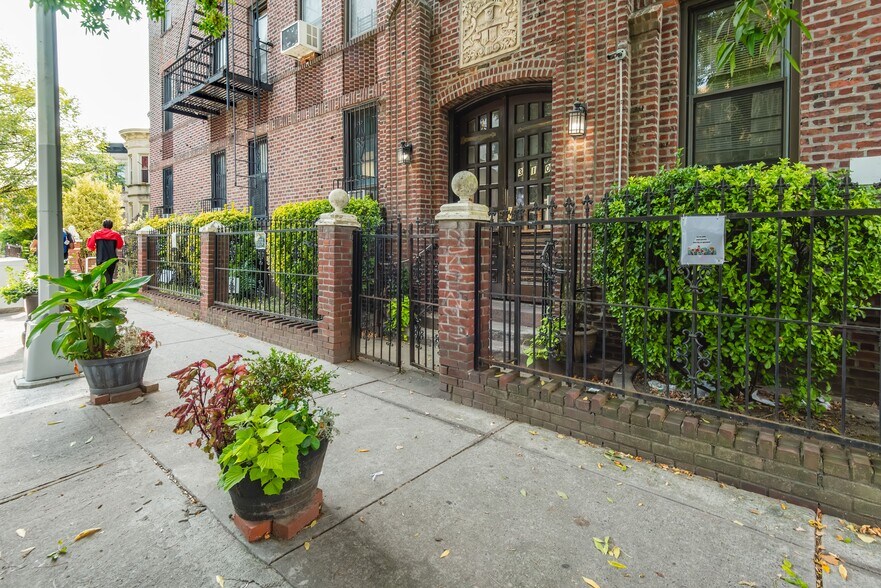 More Photos Of 310 E 25th St, Brooklyn Apartments For Sale