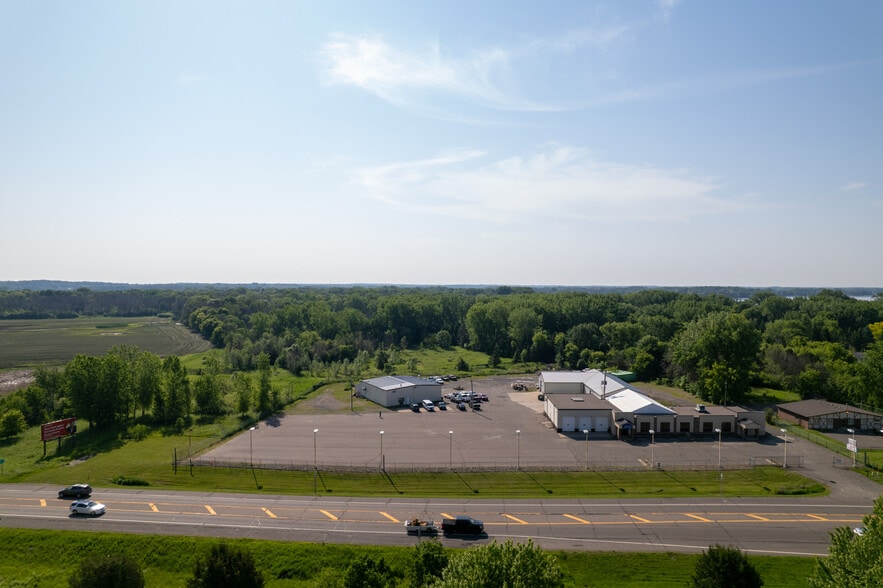 More Photos Of 6671 Lake Blvd, Wyoming Service For Sale