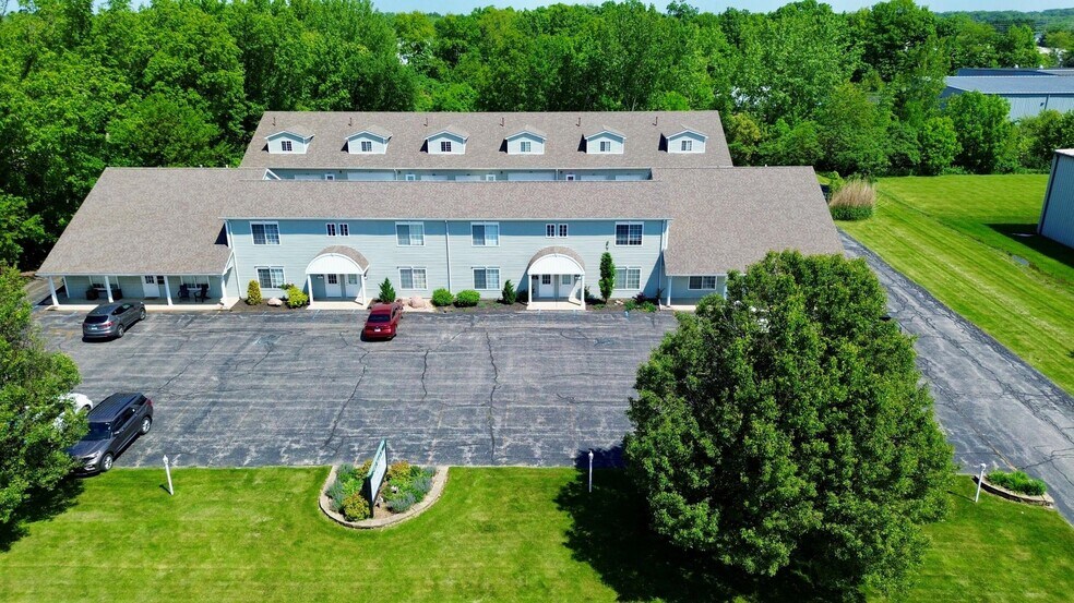 More Photos Of 2401 Beech St, Valparaiso Office For Sale