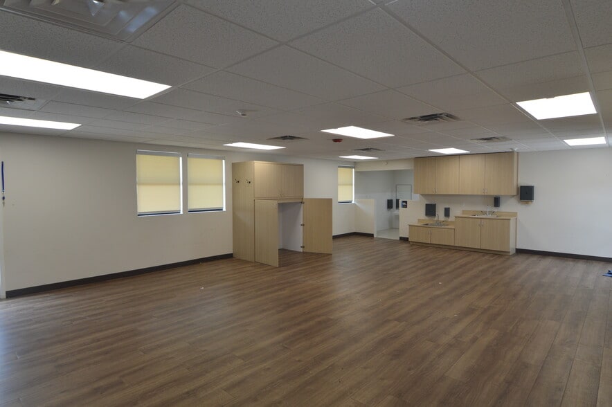 More Photos Of 3427 Northeast Pky, San Antonio Service For Sale