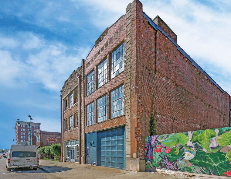 Primary Photo Of 491 S Main St, Memphis Storefront Retail Residential For Sale