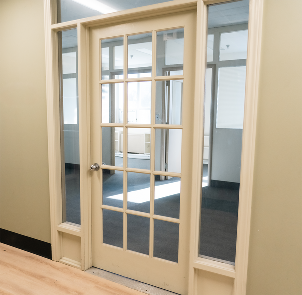 More Photos Of 605 James St N, Hamilton Office For Lease