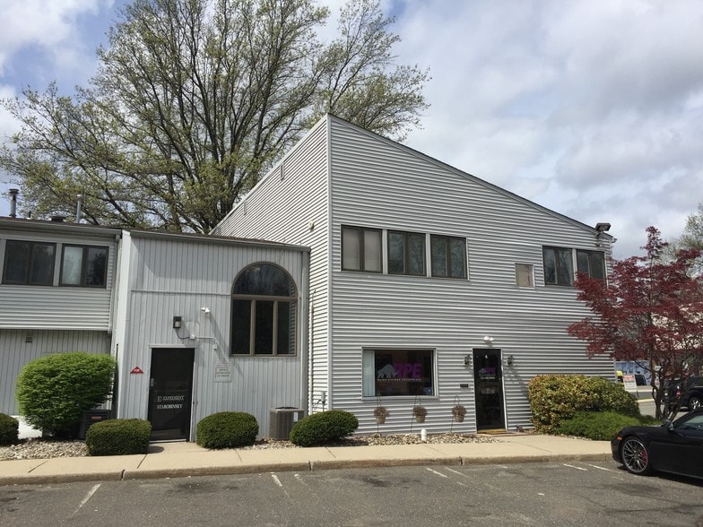 More Photos Of 522 Route 18, East Brunswick Medical For Lease