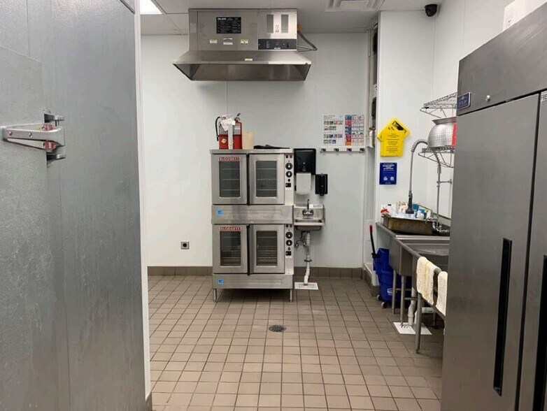 More Photos Of 3417 Gaston Ave, Dallas Office For Sale