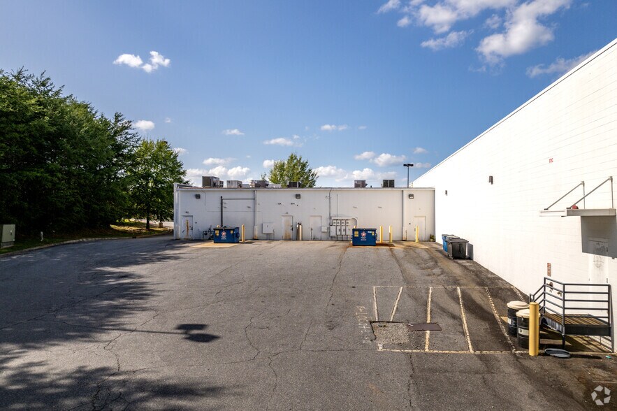 More Photos Of 3027-3035 Centennial Blvd, Claremont Storefront For Lease