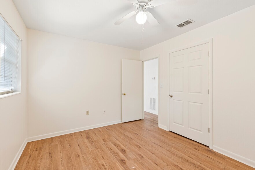 More Photos Of 283 SW Davaca Gln, Lake City Multifamily For Sale