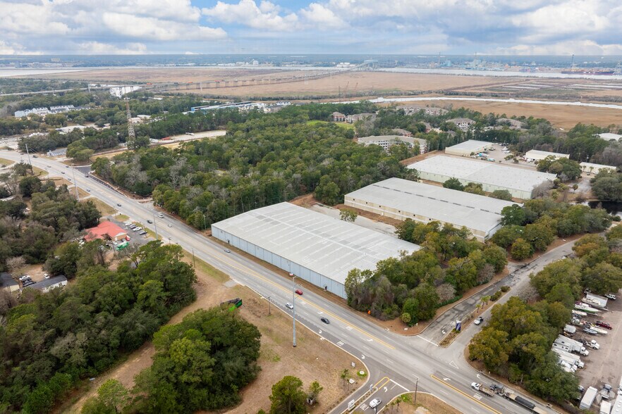 More Photos Of 1023 Legrand Blvd, Charleston Warehouse For Lease