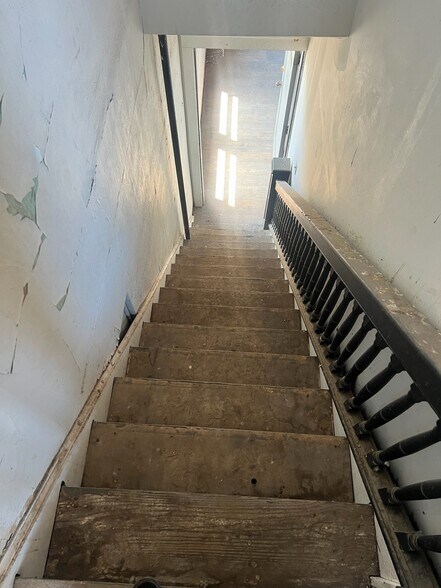 More Photos Of 1305 S 1st St, Abilene General Retail For Sale