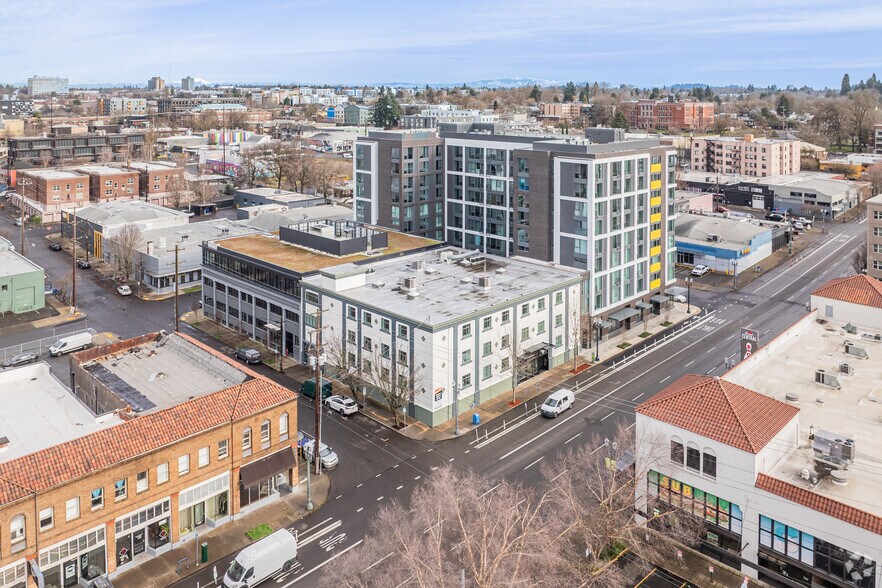 More Photos Of 819 SE Morrison St, Portland Medical For Lease