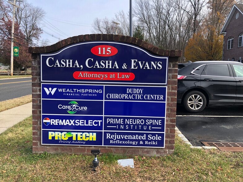 More Photos Of 115 Horseneck Rd, Montville Office For Lease
