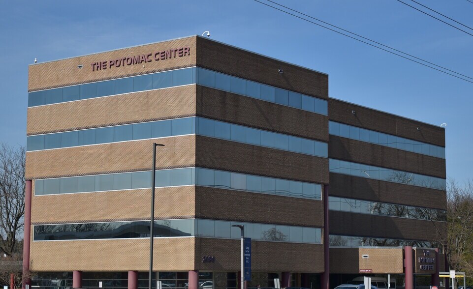 More Photos Of 2296 Opitz Blvd, Woodbridge Medical For Sale