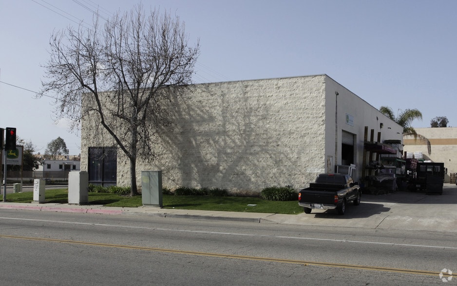 More Photos Of 900 W Washington Ave, Escondido Warehouse For Lease