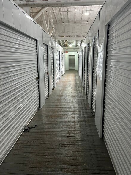More Photos Of 113 E Chestnut St, Souderton Self Storage For Sale
