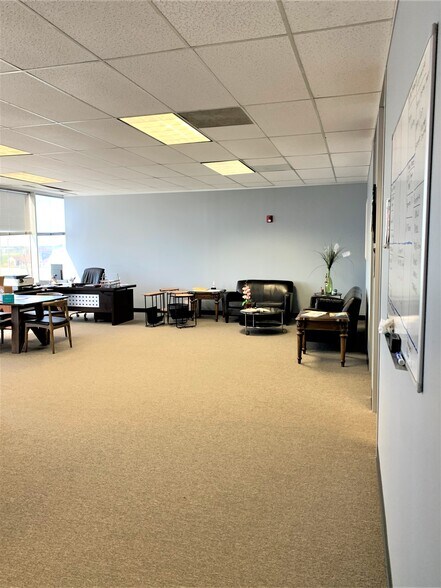 More Photos Of 9555 W Sam Houston Pky S, Houston Office For Lease