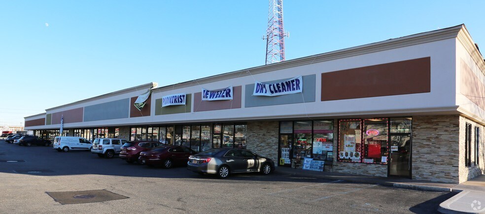 More Photos Of 5-27 Atlantic Ave, Freeport Unknown For Lease